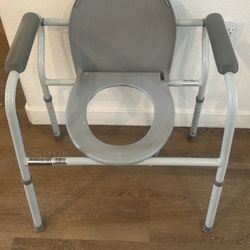 Drive Medicalfolding commode
