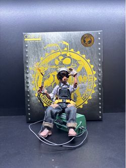 Mezco Union Gomez