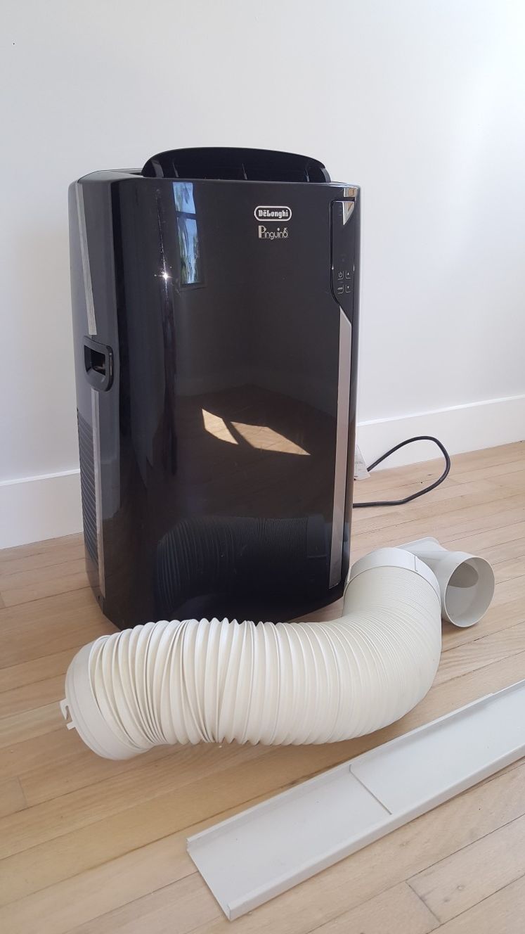 6 months old, $700 new, DeLonghi Portable 4 in 1 Unit (AC, Dehumidifier,  Fan, Heat) - 14,000 BTU - 675 sq ft room for Sale in Oakland Park, FL -  OfferUp