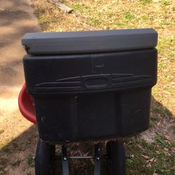 Lockable Rubbermaid Storage Box 