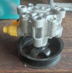 Power steering pump w pulley