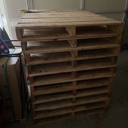 Wood Pallet FREE