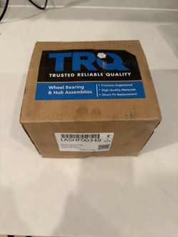 Nissan 350Z Infiniti G35 Front Driver & Passenger Side 2 Piece Wheel Bearing & Hub Assembly Set 