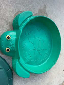 Turtle Sandbox with lid