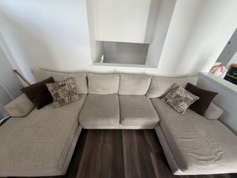 U-SHAPED BOHEMIAN STYLE COUCH