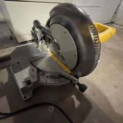 Dewalt Compound Miter Saw 