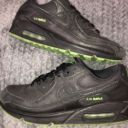 Black and green airmax 90s: size 8