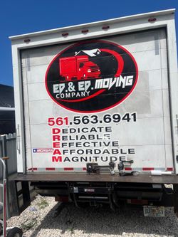 Isuzi box truck 16 ft year 2016