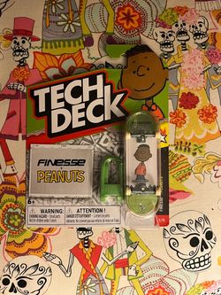 Tech Deck Finesse x Peanuts Fingerboard