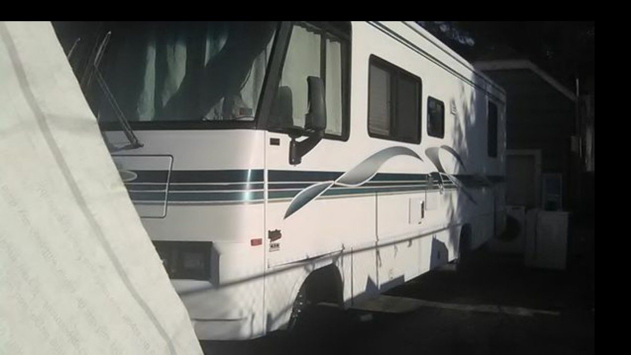 2000 ITASCA 30' Class A Motor Home by Winnebago