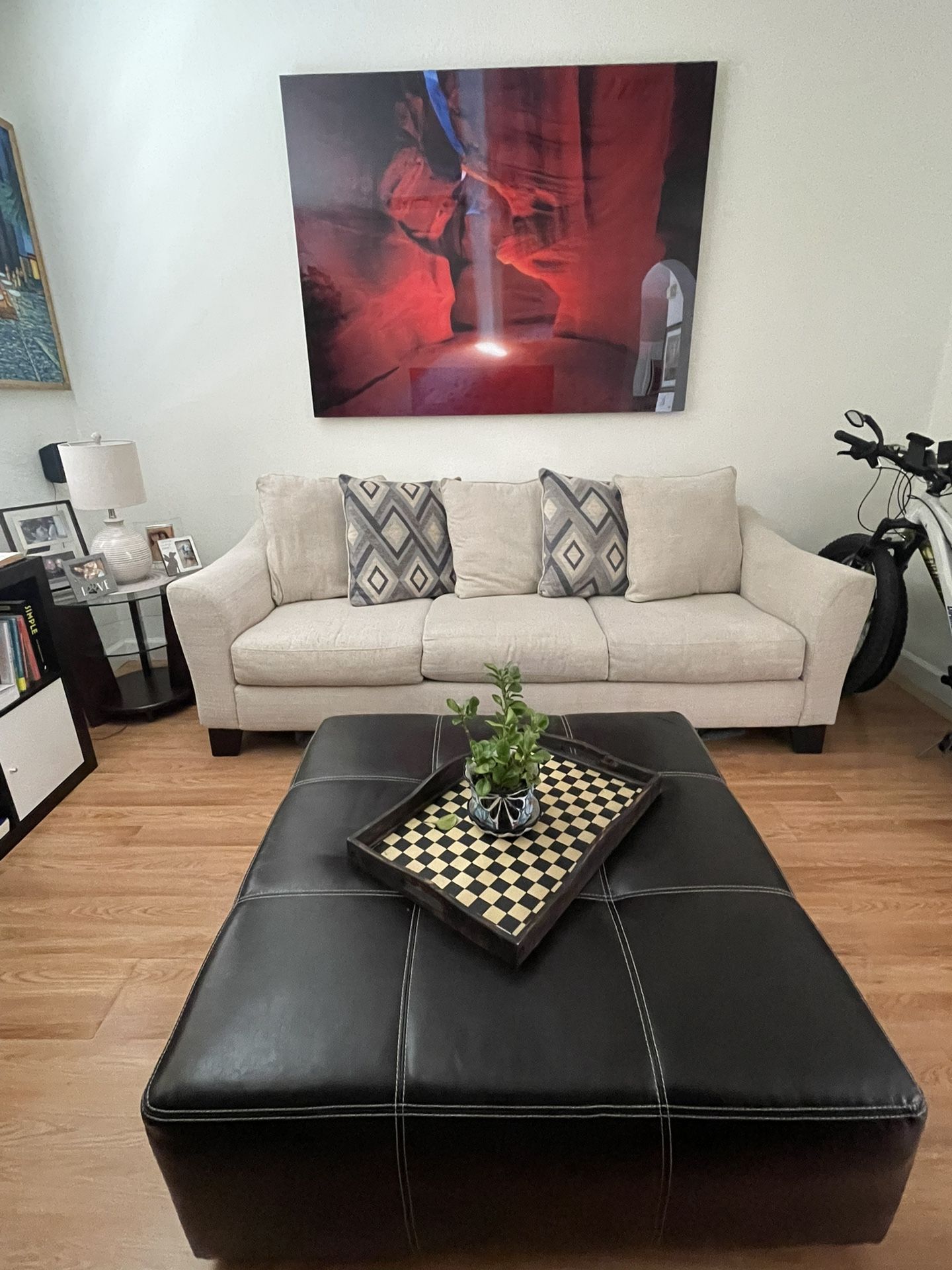 Good condition living room set - two sofas + ottoman table