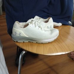 Under armour Size 9