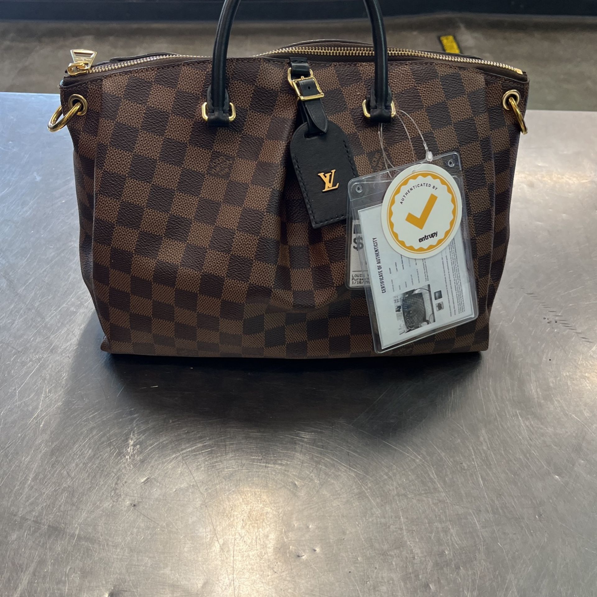Louis Vuitton 
