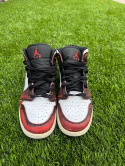 Air Jordan 1 Mid – Black/White/Red – Size 6.5Y