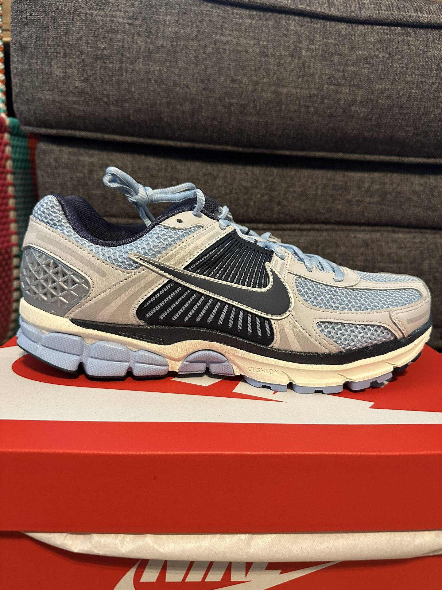 Brand new Men’s Nike Vomero 5 size 9.5 with box