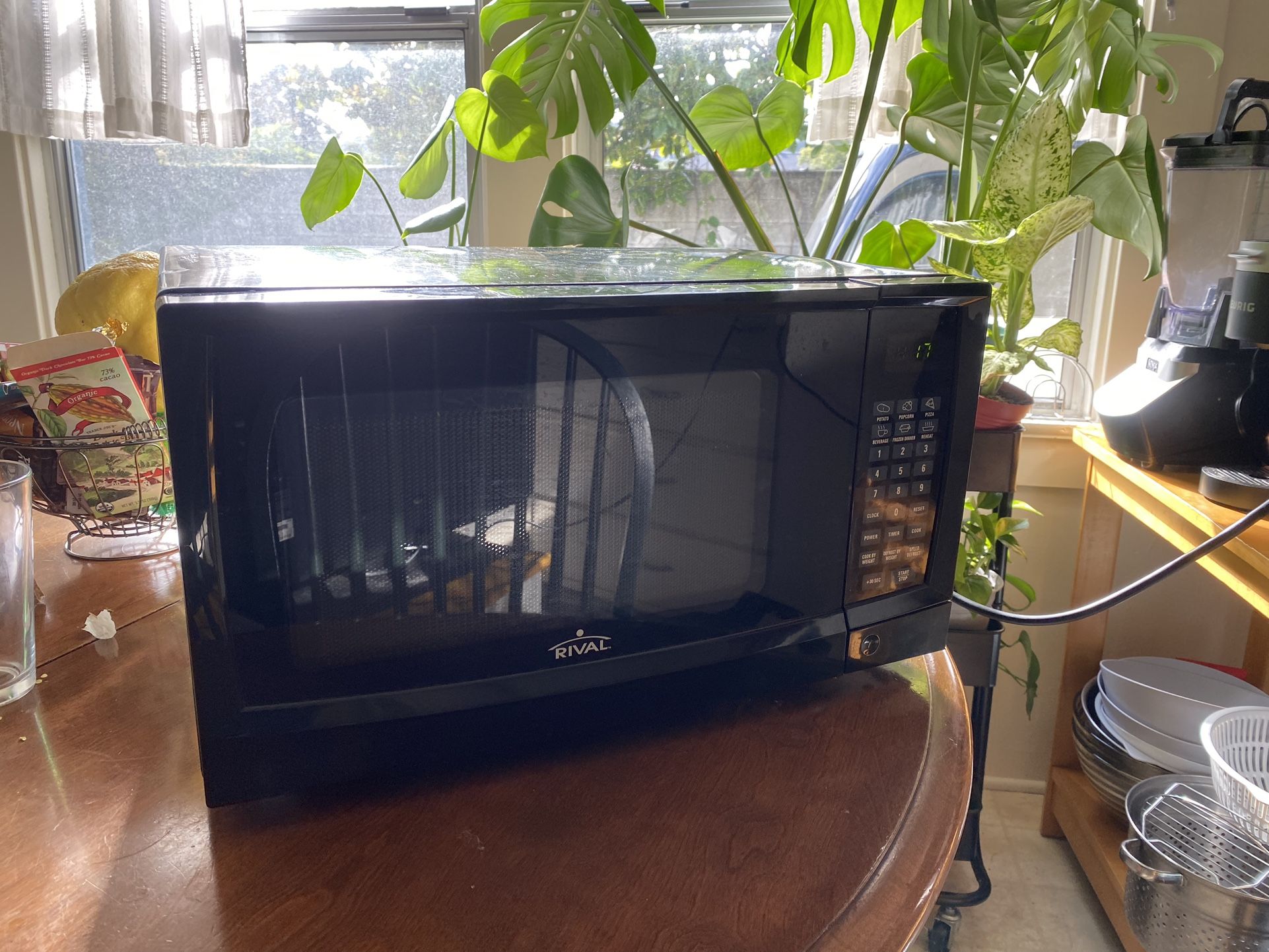 Rival 900 Watt microwave for Sale in Santa Cruz, CA OfferUp