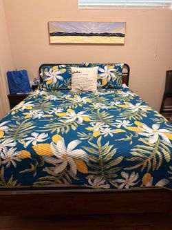 Queen Bed + Frame + 12” Linenspa Hybrid Mattress – Excellent Condition