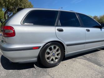 2000 Volvo V40