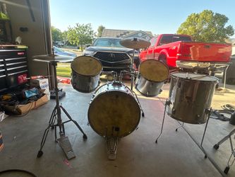CB percussion drum set