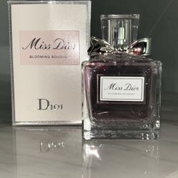 Miss Dior Blooming Boutique 