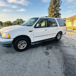 Ford Expedition 2000 v8 XLT 8 seats 