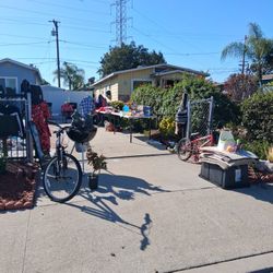 YARD SALE BRAND NEW 3 DOLLARS