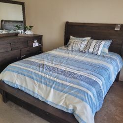 4pc Queen Bedroom Set/ No Credit Needed / 