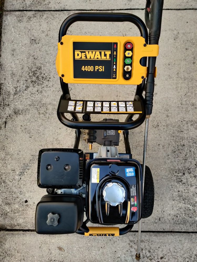 DeWalt 4400 PSI Pressure Washer + Surface Cleaner for Sale in Kissimmee