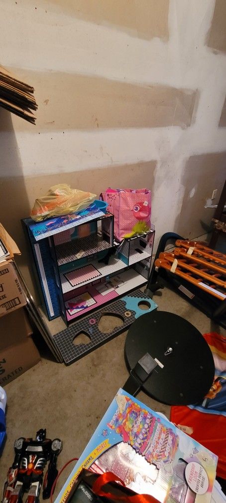 Lol Doll House With Some Toys