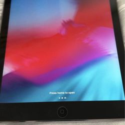 Apple iPad Air (1st Gen) MD786LL/A 9.7-inch, 32GB Wi-Fi tablet in Space Gray