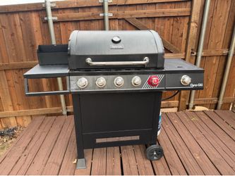 Dyna‐Glo 5‐Burner Gas Grill + Propane Tank — Must Go by Wednesday