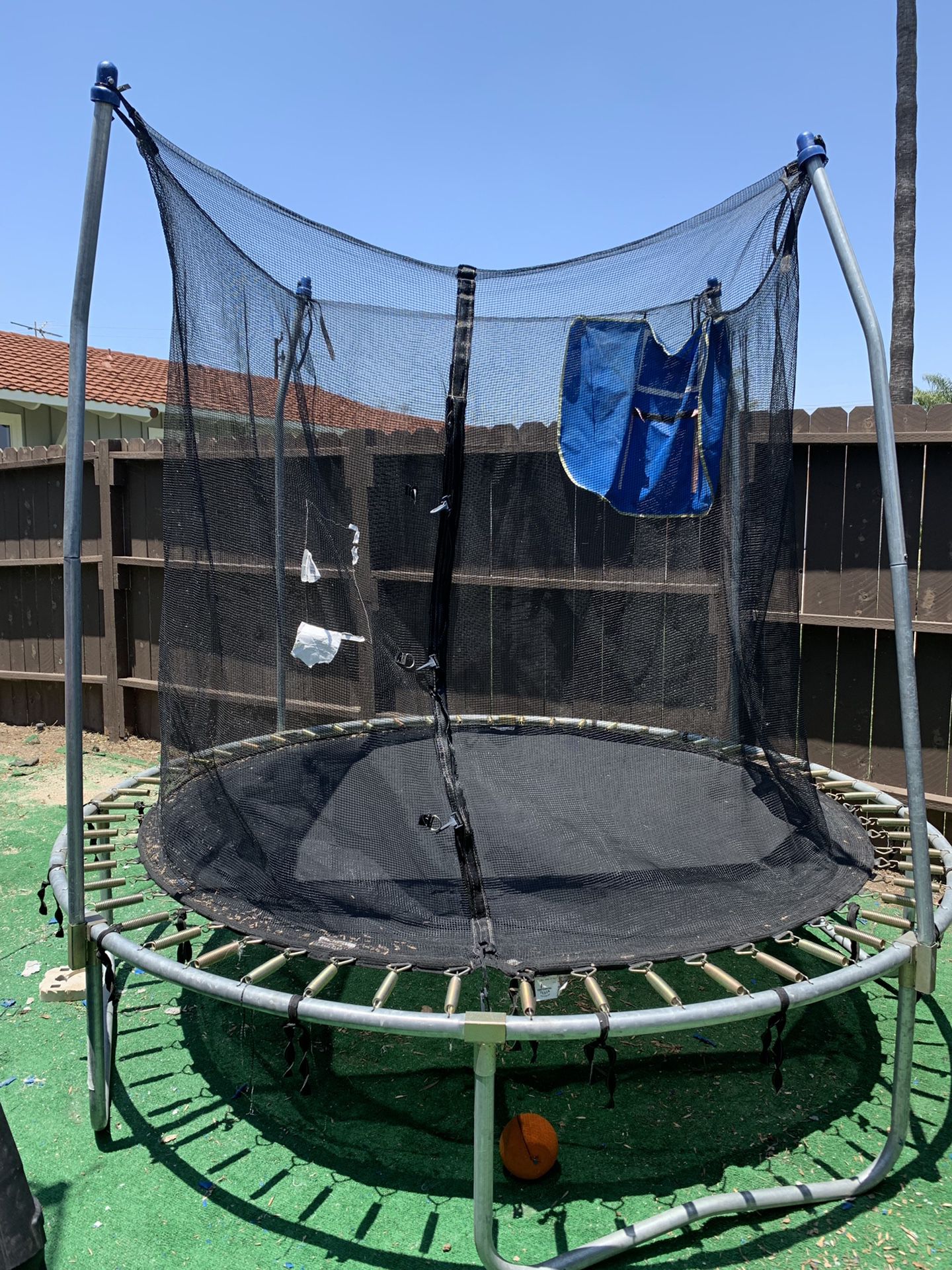 8ft kids trampoline great condition!