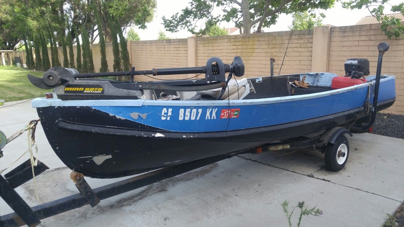 Aluminum Fishing boat 16 ft with 2 motors, 2 fish finders, trolling motor, anchor and more