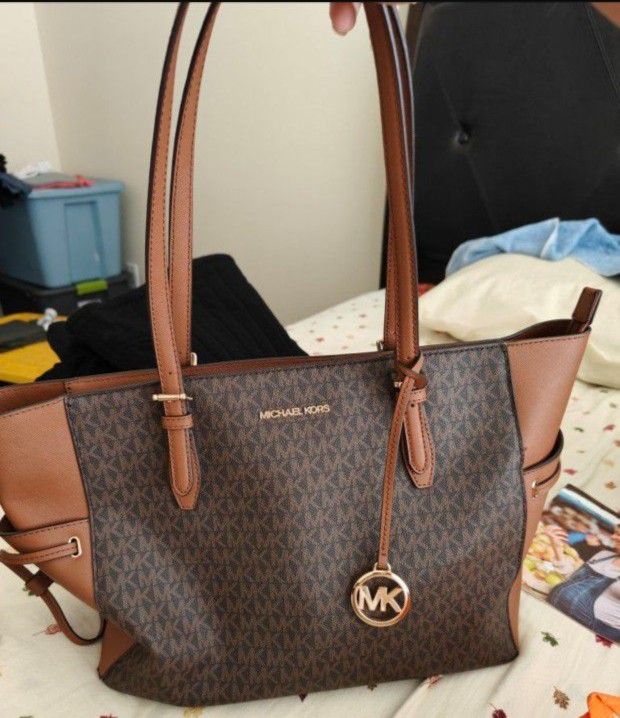 Michael kors purse