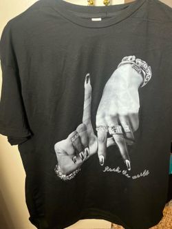 Black Tee
