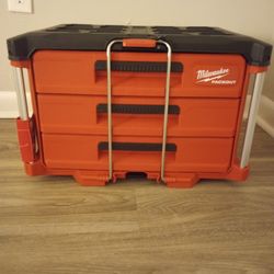 Milwaukee Pack out Tool Box