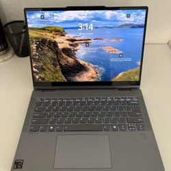 Lenovo Laptop OLED (Snapdragon X Plus)