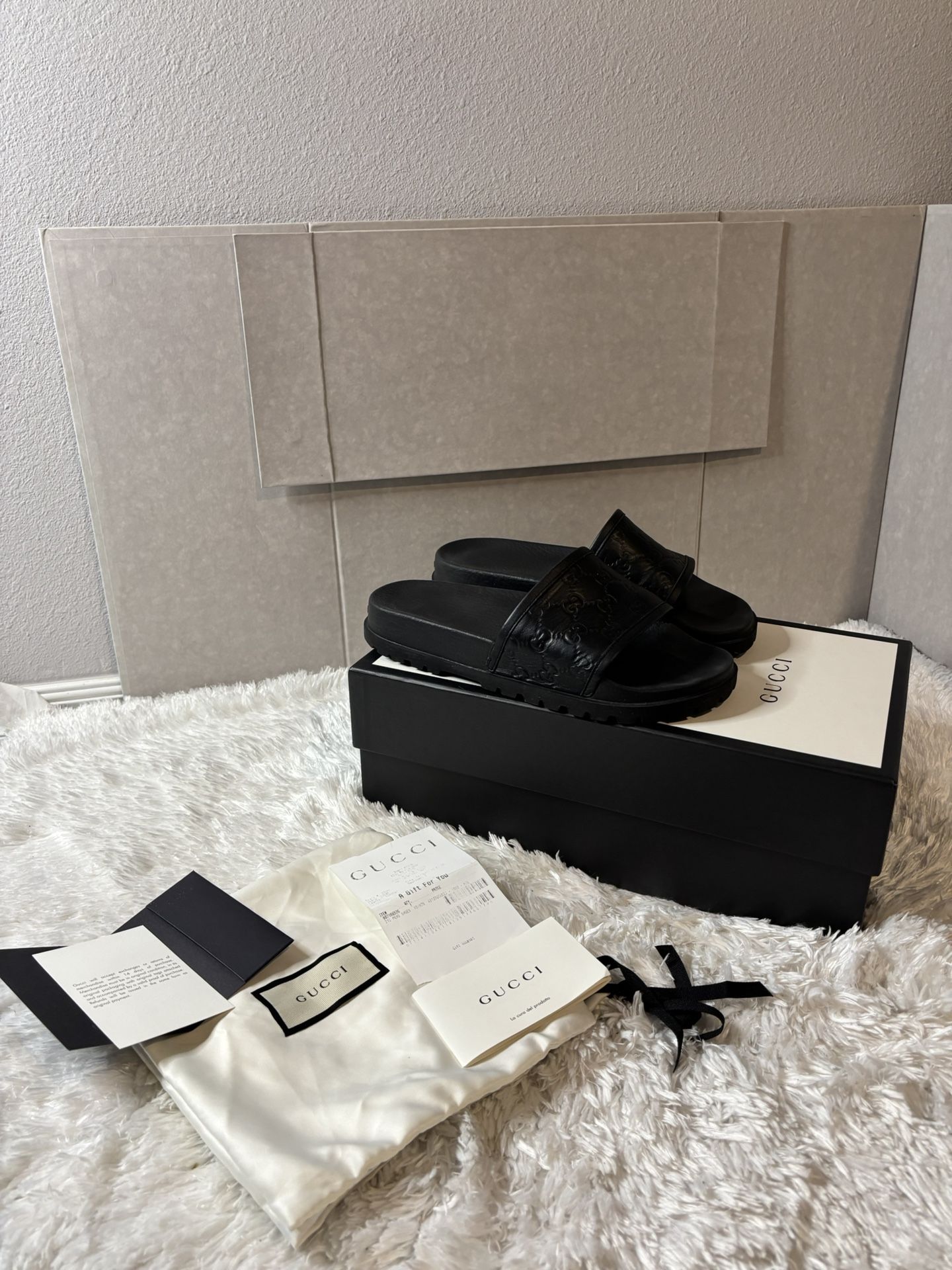 Gucci GG Guccissima Black Leather Mens Sandals Slides