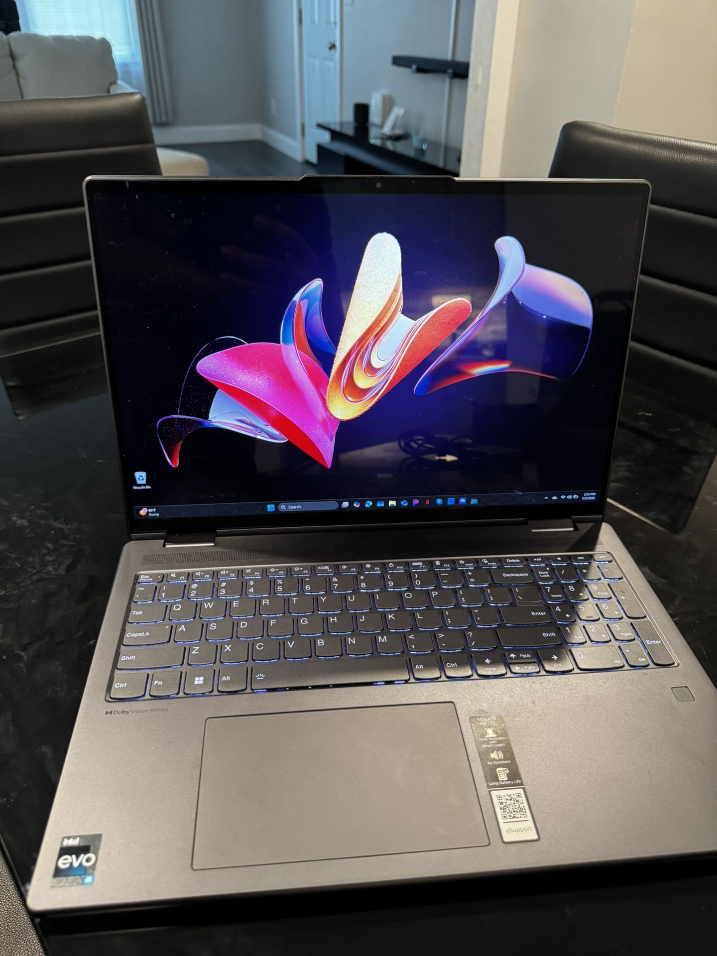 Lenovo YOGA 7i Slim, 2.8k Touchscreen, 2180p, Intel i5, 16GB, Face ID/Fingerprint Security Scanner. (Tablet & Laptop Mode) Condition: 9/10 Like New.