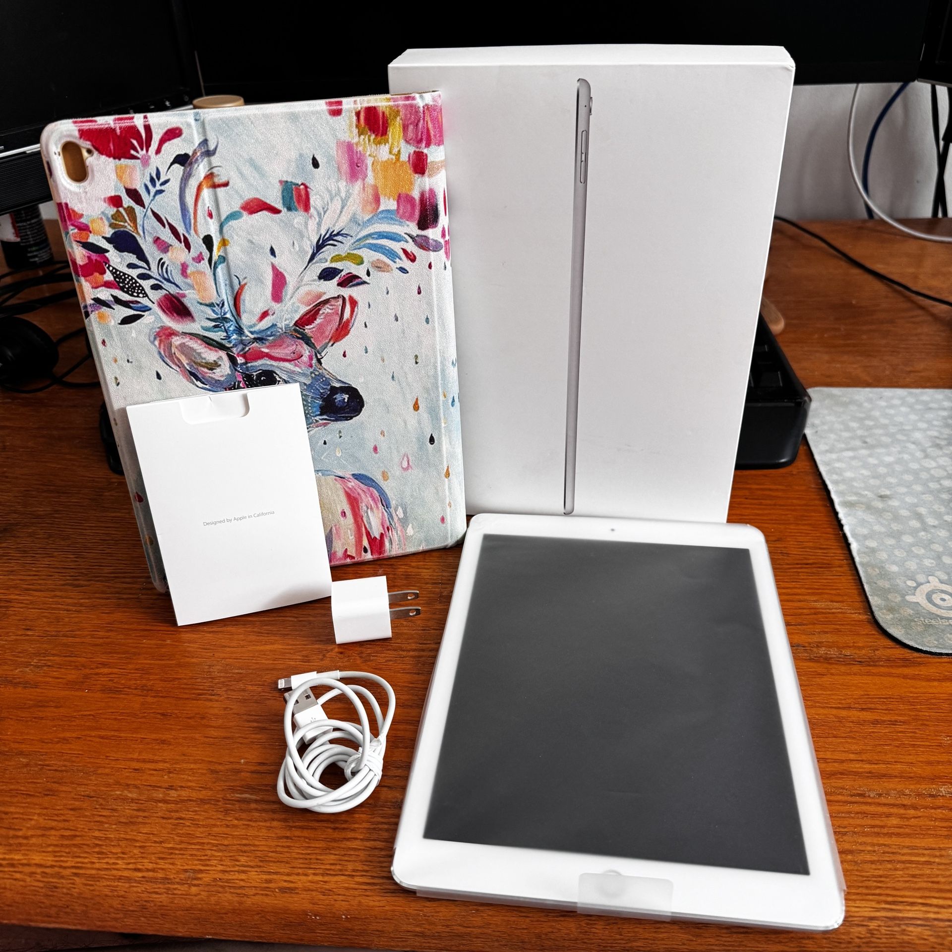 iPad Pro 9.7 Inch 32GB Wi-Fi Apple iPadOS 16 Tablet with box, case, charger