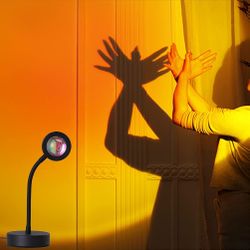 Sunset Lamp Projector Rainbow Projection Lamp Romantic Led Sunset Projection Light for Party Photo Vlog Background Bedroom (Sunset Red)
