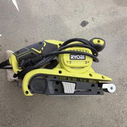 RYOBI 3 in. x 18 in. Belt Sander features a powerful 6-amp motor  power and performance. In Great Condition!