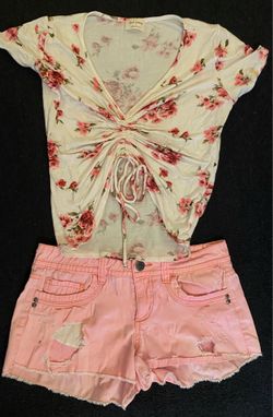 Ladies shorts & tshirt $1 each