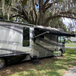 2006 Winnebago Adventure 38t