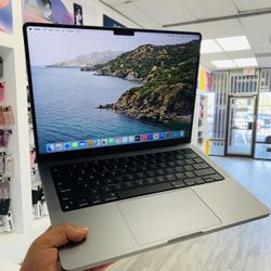 MacBook Pro 14” M1 32Ram 512GB
