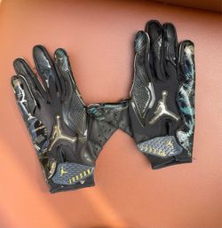 NIKE JORDAN FLY LOCK 2.0 METALLIC BLACK & GOLD FOOTBALL GLOVES SIZE small