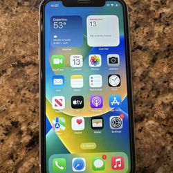Apple iPhone 11 64gb Unlocked All Carriers. Clean Imei And Clear iCloud