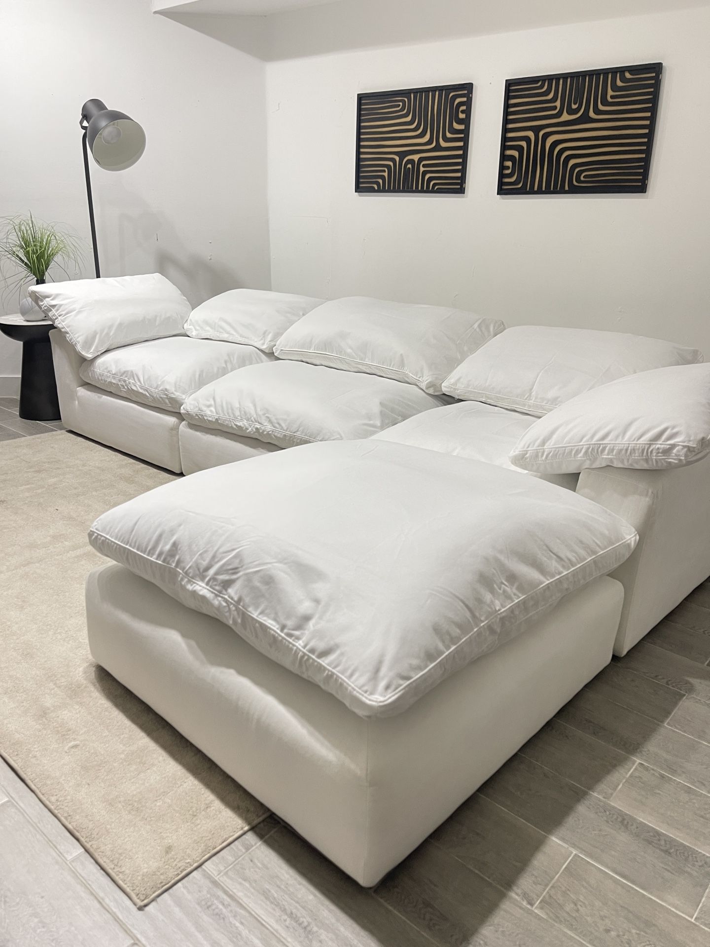 FREE DELIVERY NIXON CLOUD SECTIONAL WHITE SOFA PERFECT CONDITION