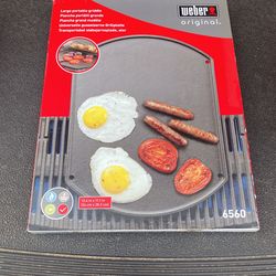 New In Box! WEBER grill 6560! Reversible LARGE griddle! Universal Fit