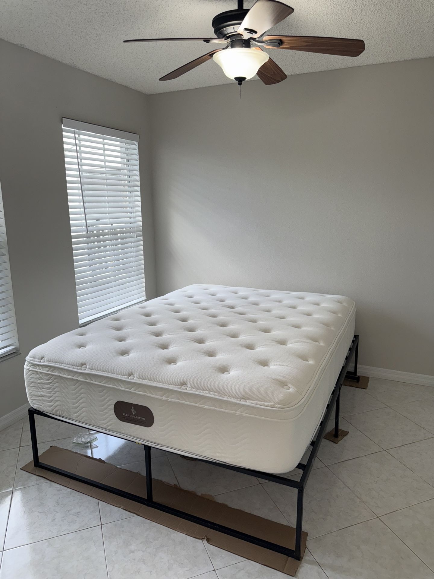 Four Seasons Signature Plush Queen mattress 